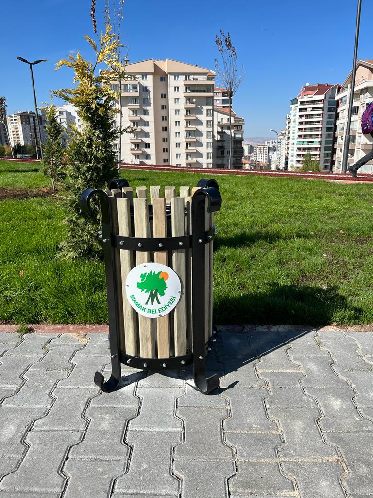 ahşap park tipi çöp kovası